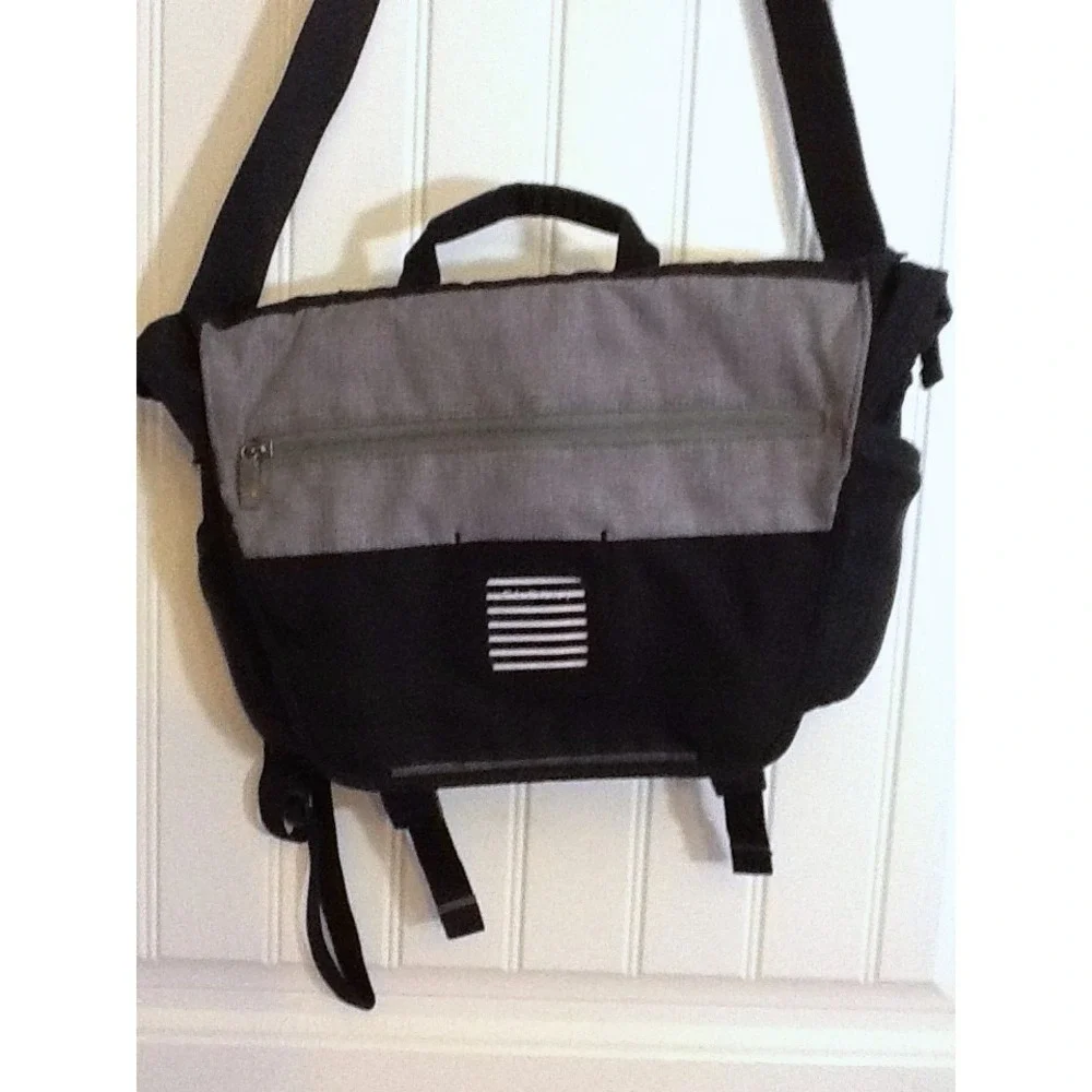 Everki ContemPRO Messenger Bag‎ Black Nylon Laptop Work Briefcase Travel Padded